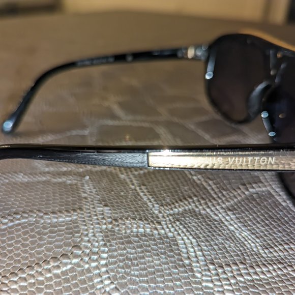 LOUIS VUITTON Evidence Sunglasses!! - Picture 7 of 7